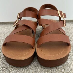 Chinese Laundry Platform Sandals size 7
